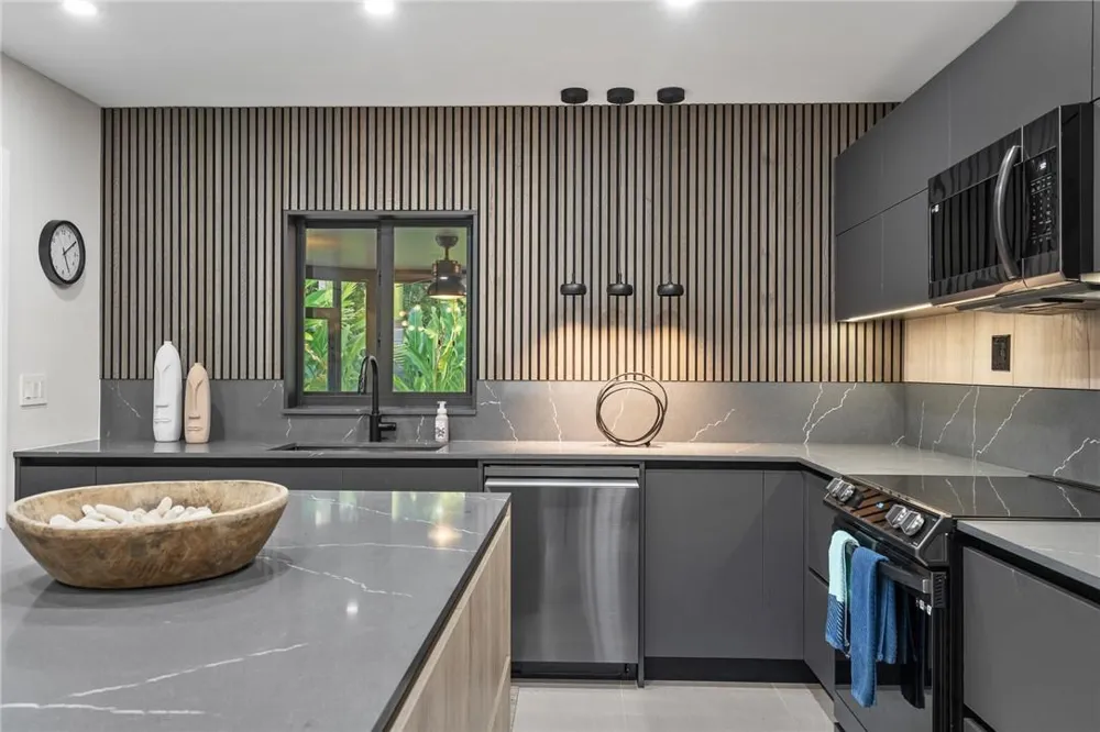 425 NE 25th Street Wilton Manors, FL 33305