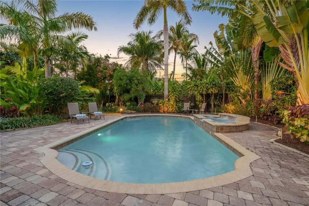 425 NE 25th Street Wilton Manors, FL 33305