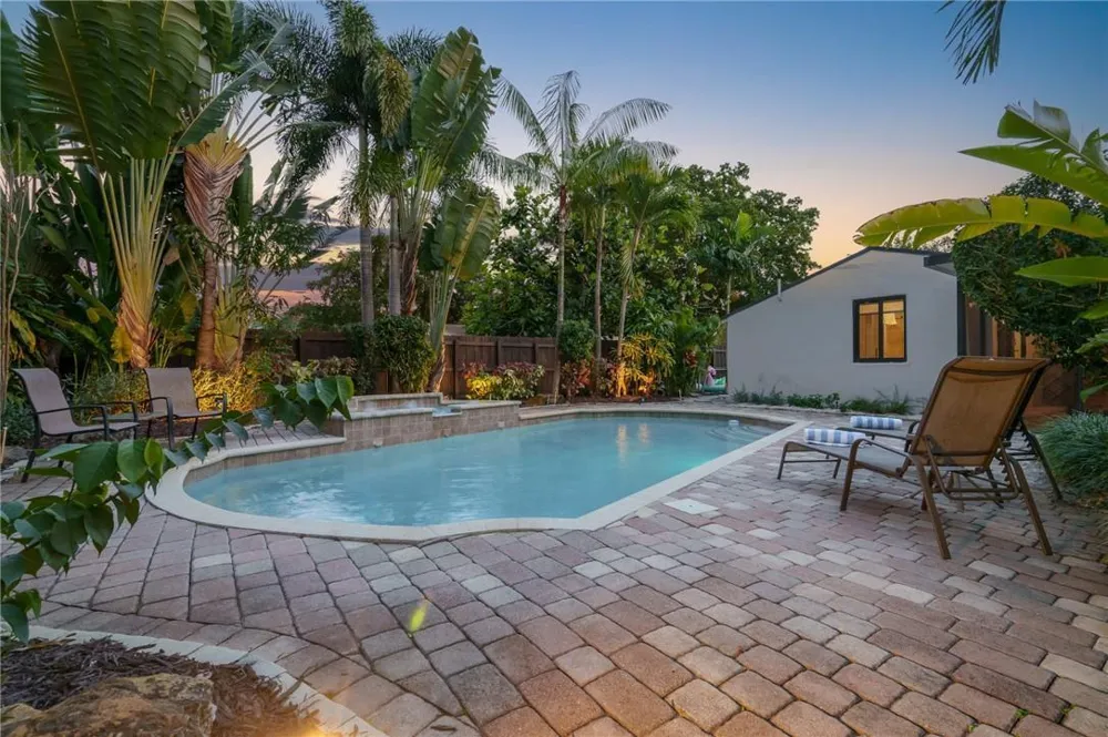 425 NE 25th Street Wilton Manors, FL 33305