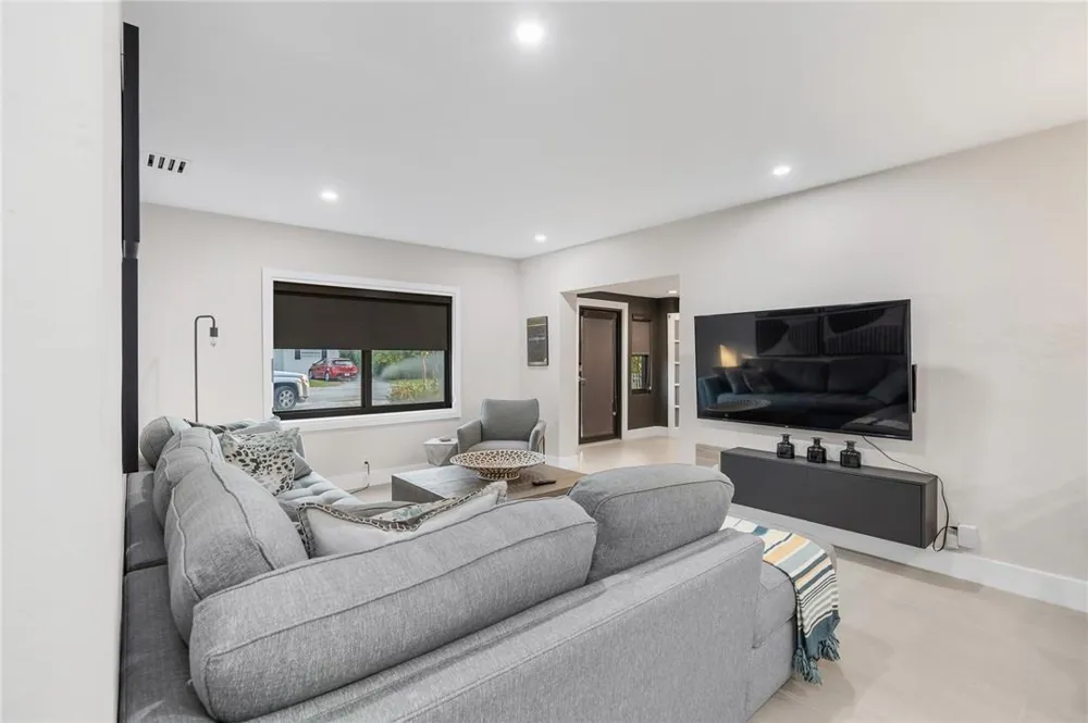 425 NE 25th Street Wilton Manors, FL 33305