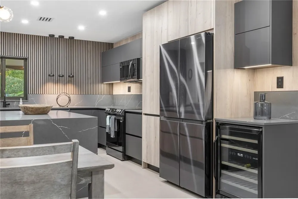 425 NE 25th Street Wilton Manors, FL 33305