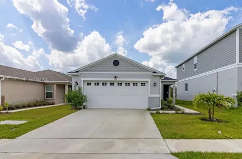 1136 Papaya Cir