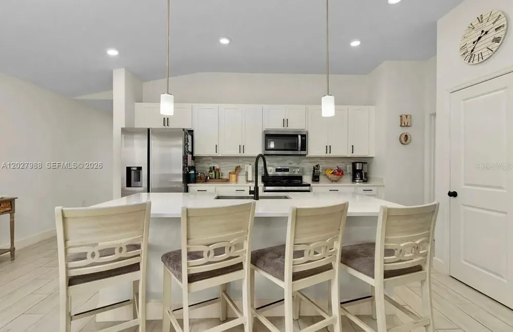 1136 Papaya Cir Davenport, FL 33897