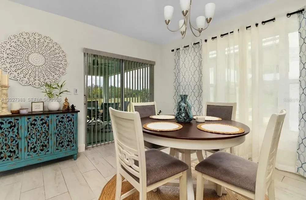 1136 Papaya Cir Davenport, FL 33897