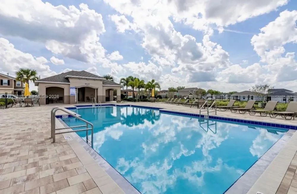1136 Papaya Cir Davenport, FL 33897