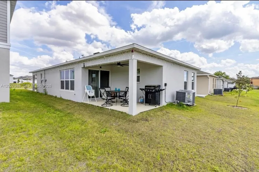 1136 Papaya Cir Davenport, FL 33897