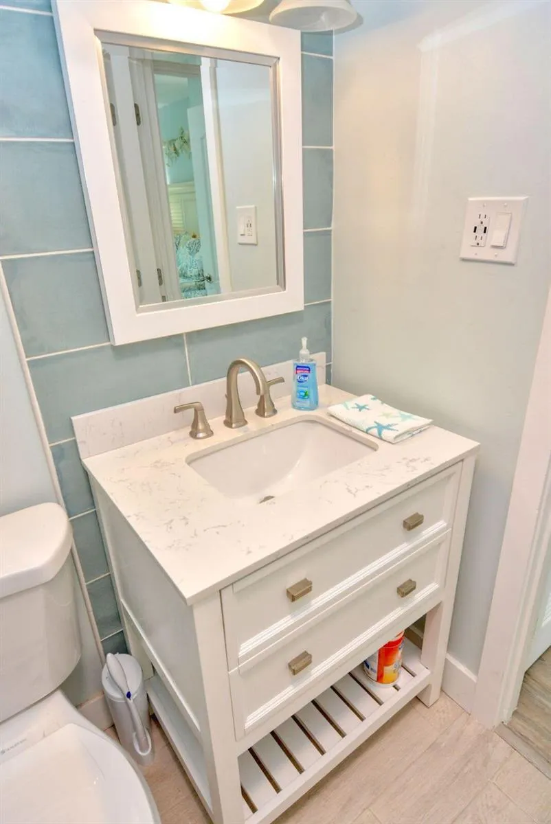 1315 NE Flora Place Jensen Beach, FL 34957