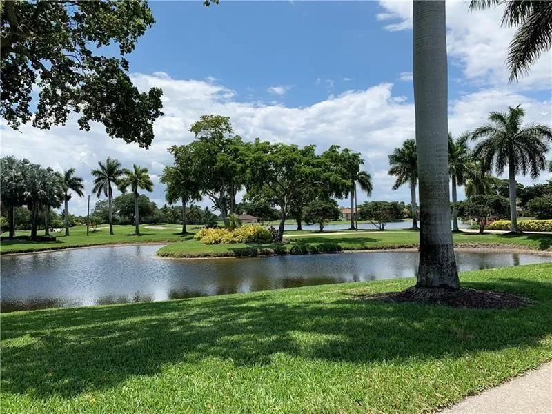 250 Jacaranda Drive #203 Plantation, FL 33324