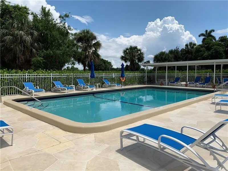 250 Jacaranda Drive #203 Plantation, FL 33324