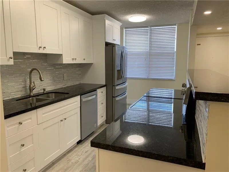 250 Jacaranda Drive #203 Plantation, FL 33324