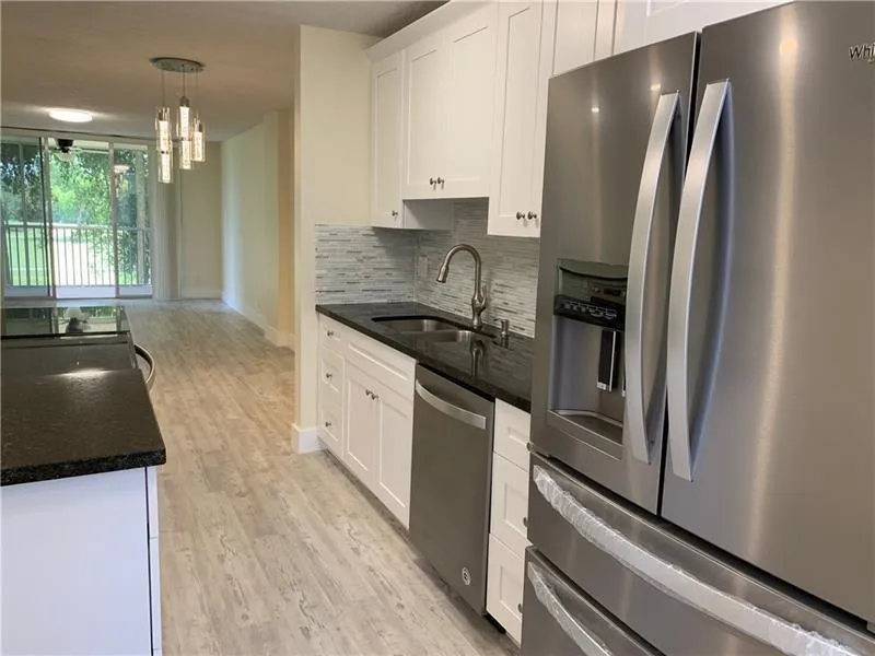 250 Jacaranda Drive #203 Plantation, FL 33324