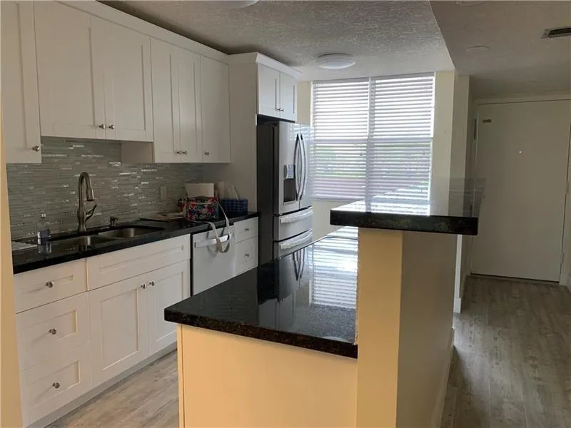 250 Jacaranda Drive #203 Plantation, FL 33324