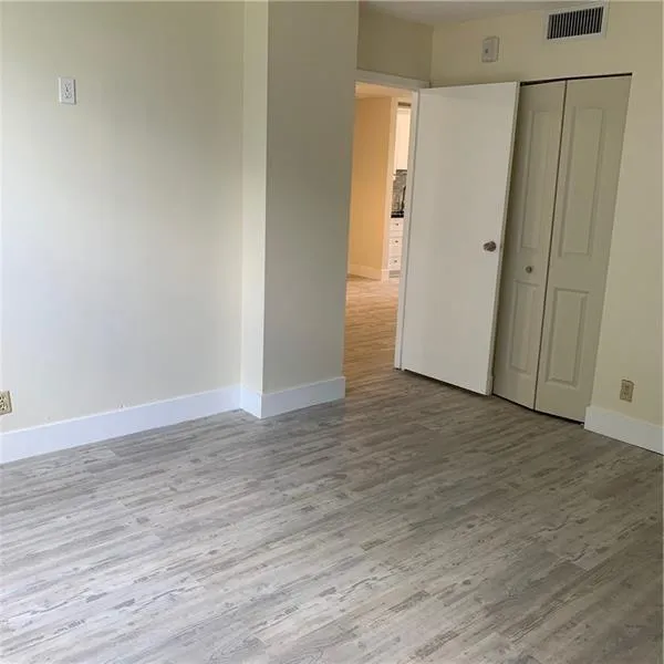250 Jacaranda Drive #203 Plantation, FL 33324