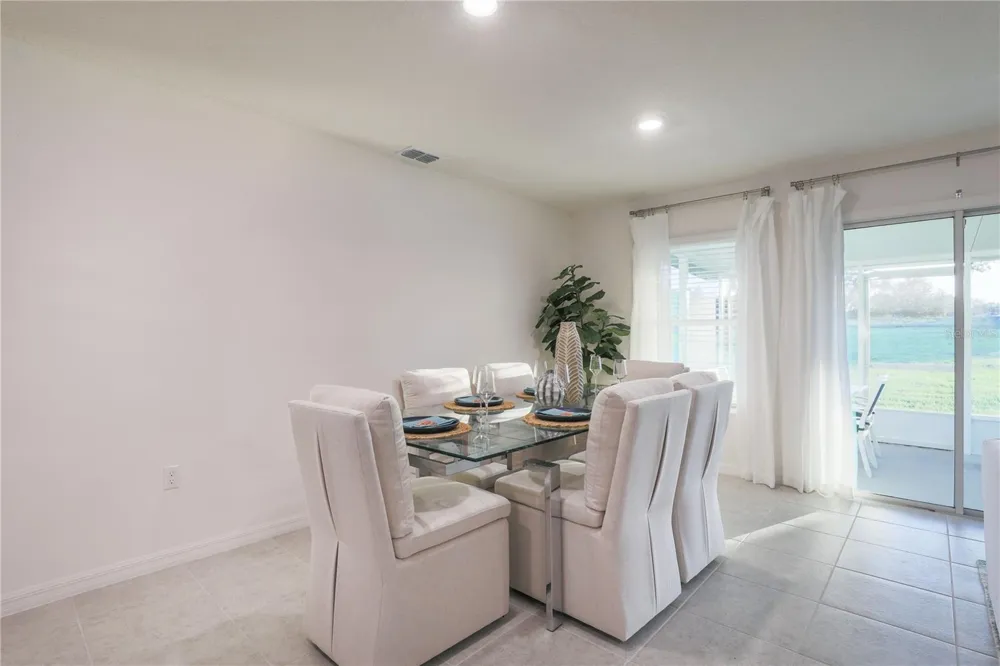 276 LUIS LANE Debary, FL 32713