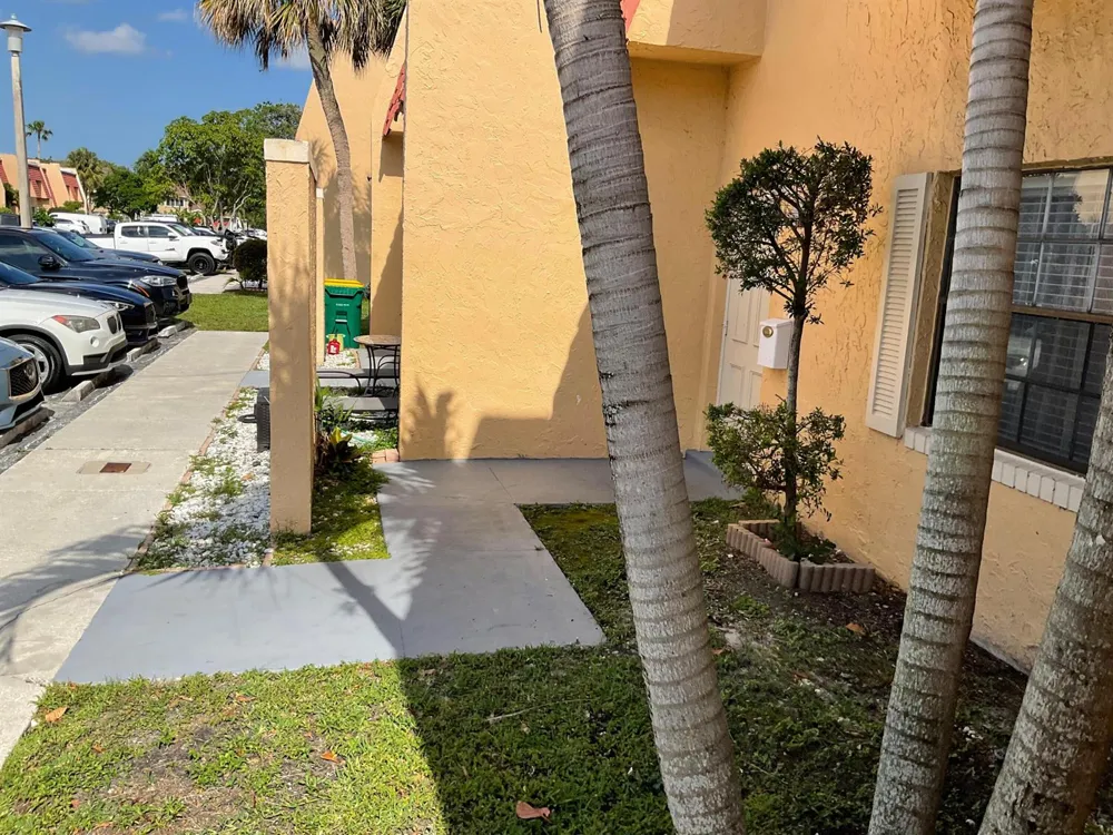 64 Canterbury Lane Tamarac, FL 33319