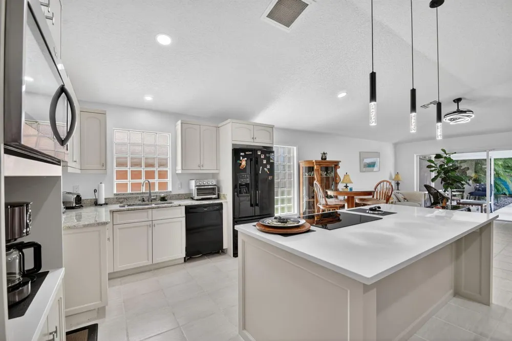 1084 Aspri Way Riviera Beach, FL 33418