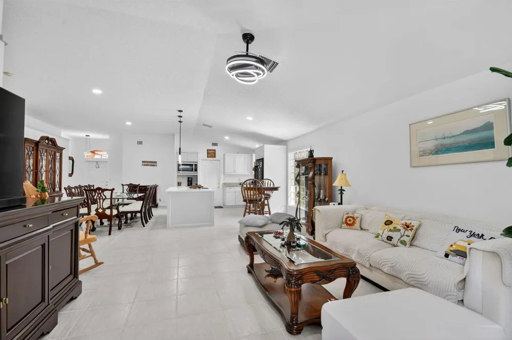 1084 Aspri Way Riviera Beach, FL 33418