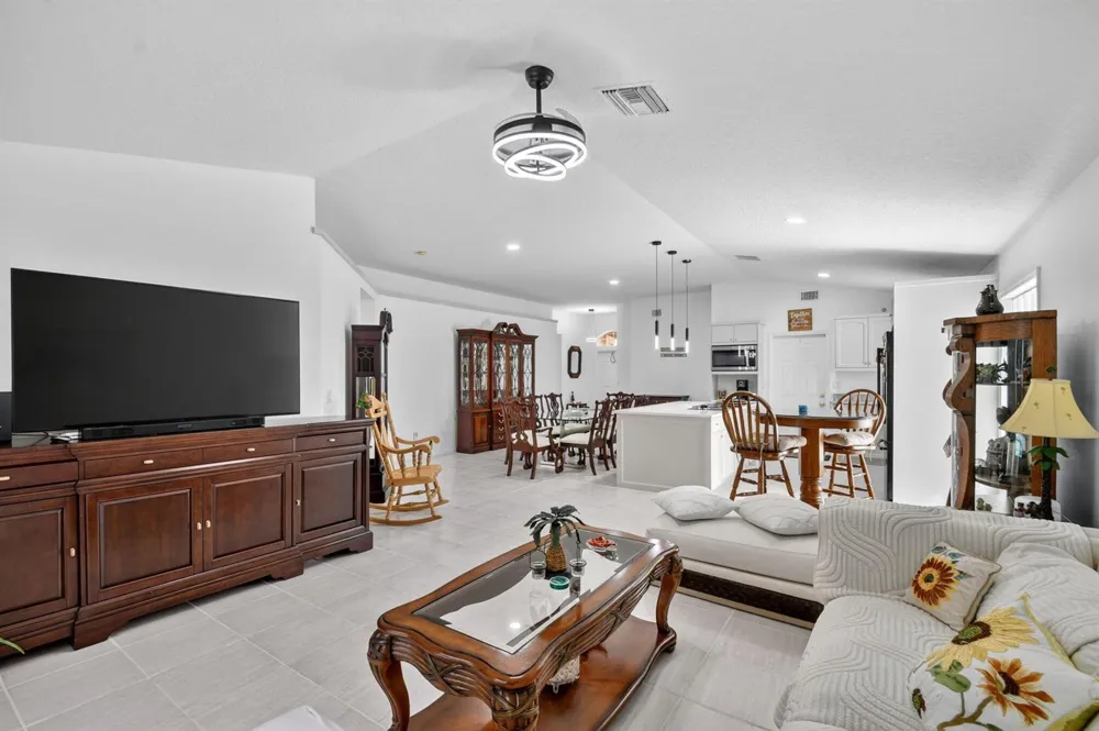 1084 Aspri Way Riviera Beach, FL 33418