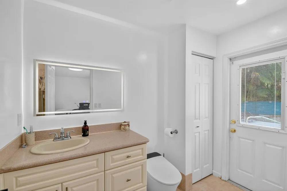 1084 Aspri Way Riviera Beach, FL 33418