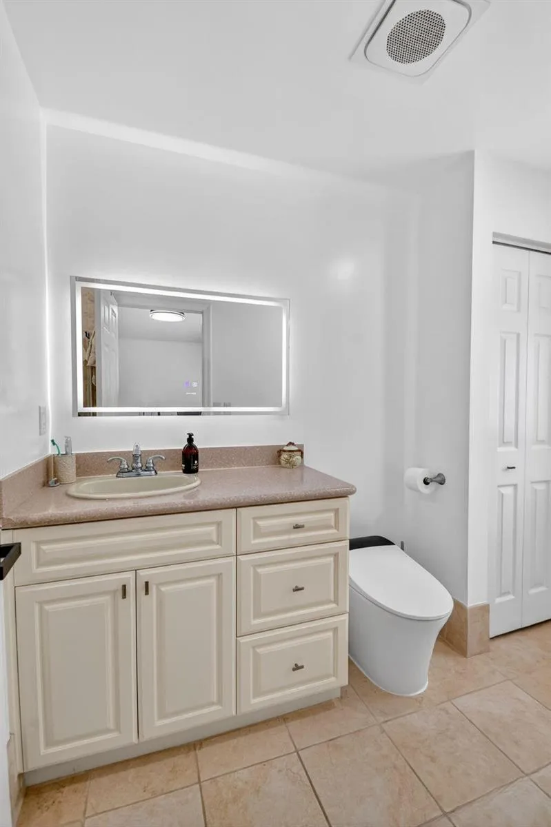 1084 Aspri Way Riviera Beach, FL 33418