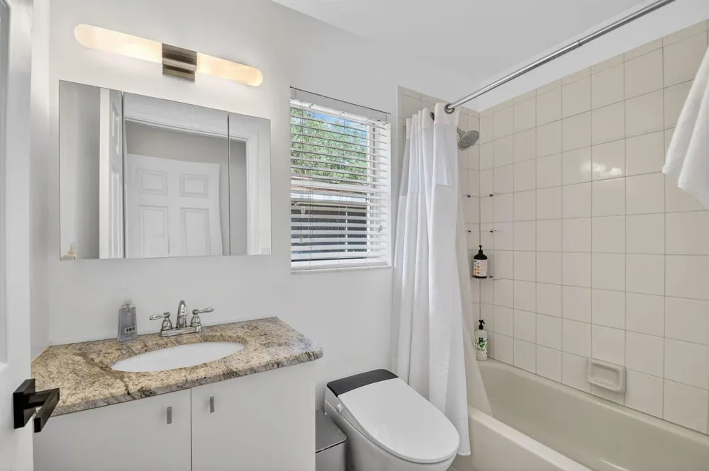 1084 Aspri Way Riviera Beach, FL 33418