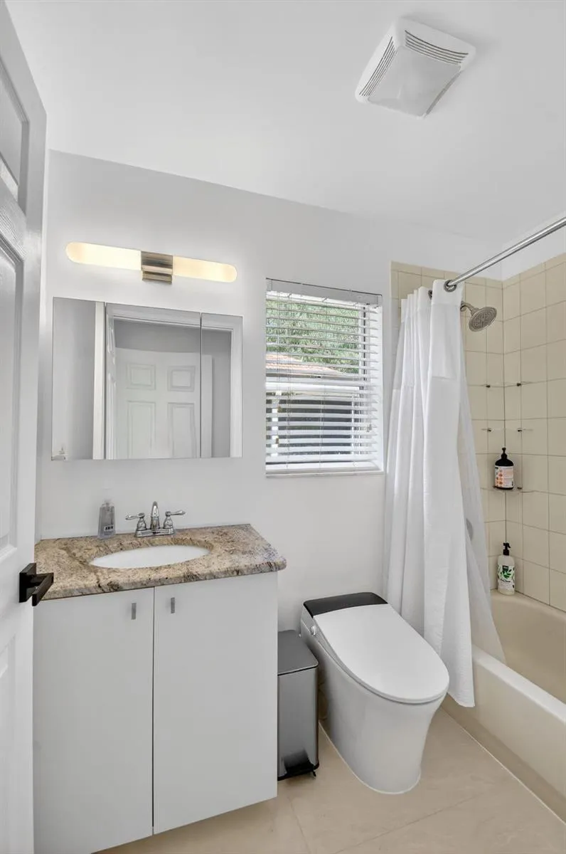 1084 Aspri Way Riviera Beach, FL 33418