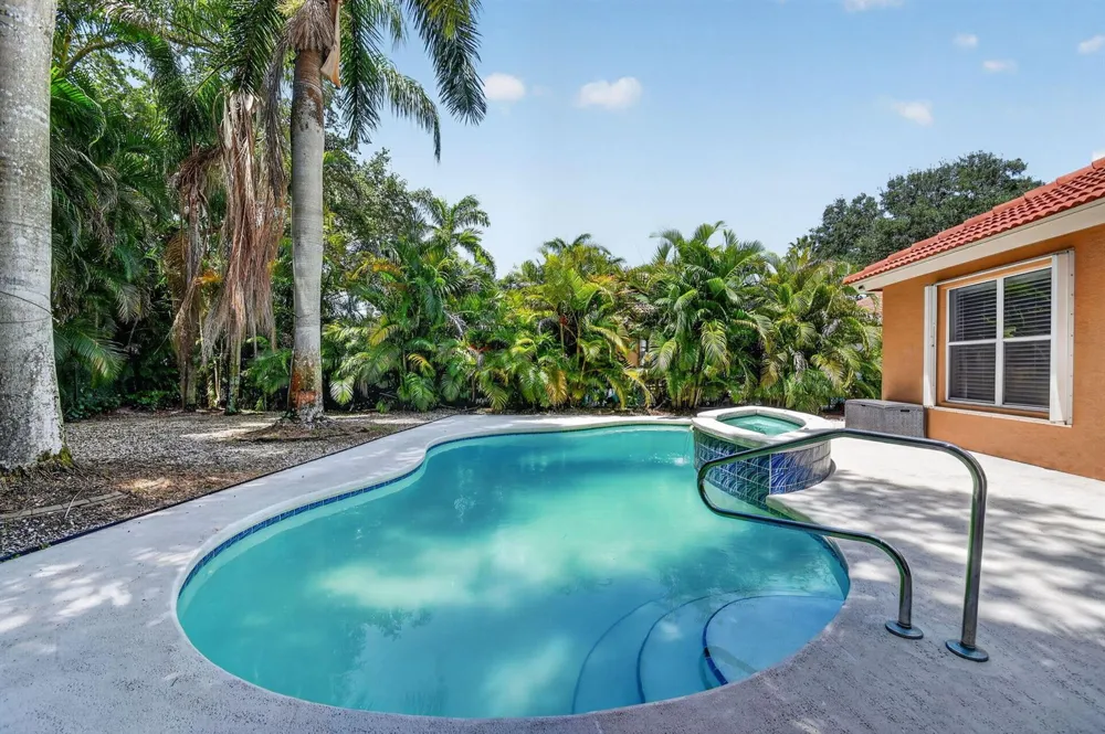 1084 Aspri Way Riviera Beach, FL 33418
