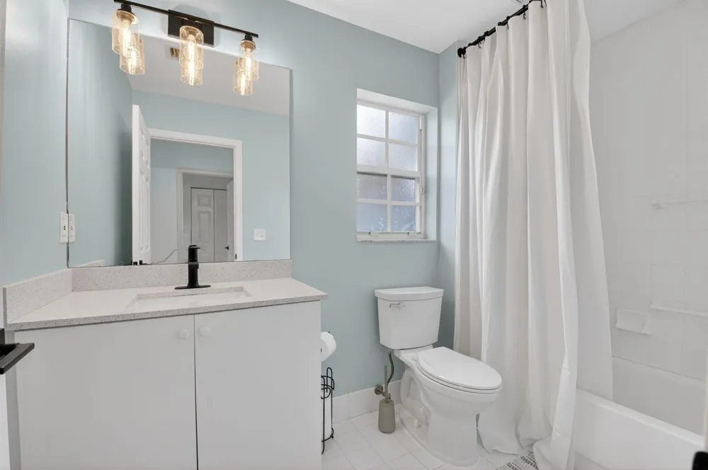 5111 Sabal Gardens Lane #4 Boca Raton, FL 33487