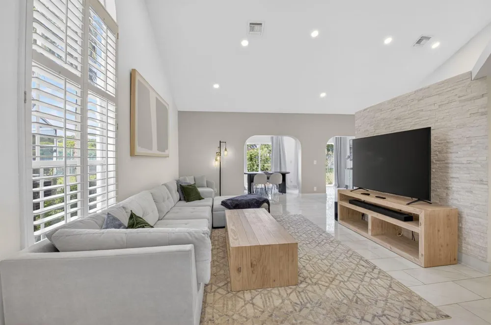 5111 Sabal Gardens Lane #4 Boca Raton, FL 33487
