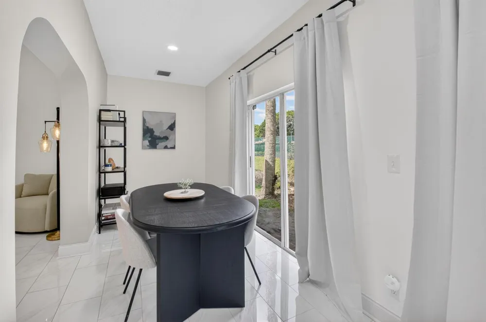 5111 Sabal Gardens Lane #4 Boca Raton, FL 33487