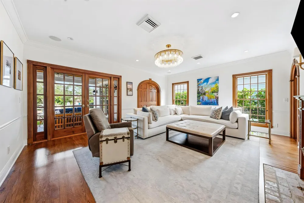 19153 SE Jupiter River Drive Jupiter, FL 33458