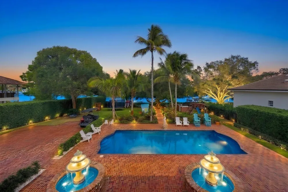 19153 SE Jupiter River Drive Jupiter, FL 33458