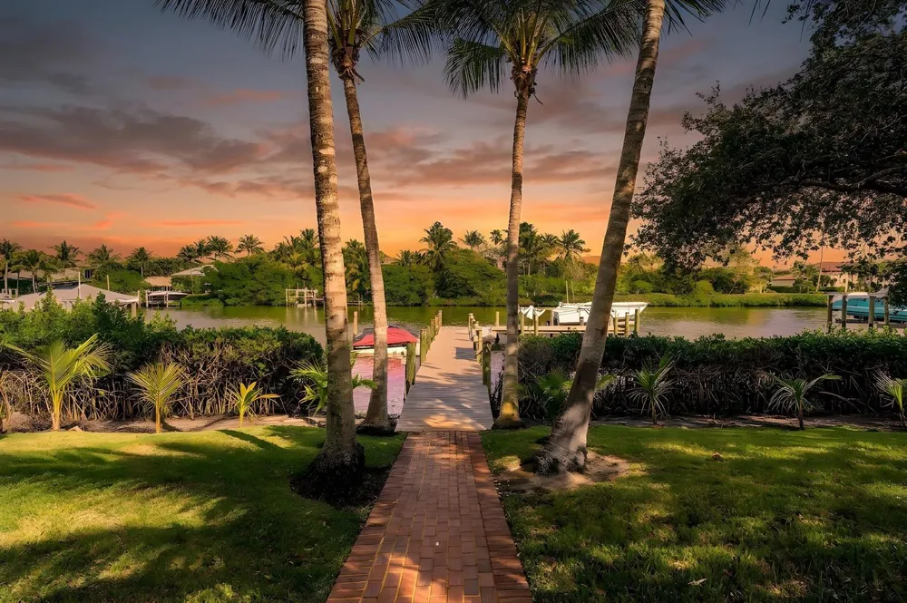 19153 SE Jupiter River Drive Jupiter, FL 33458