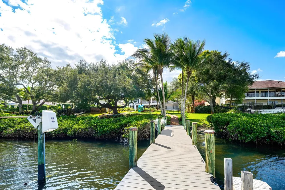 19153 SE Jupiter River Drive Jupiter, FL 33458