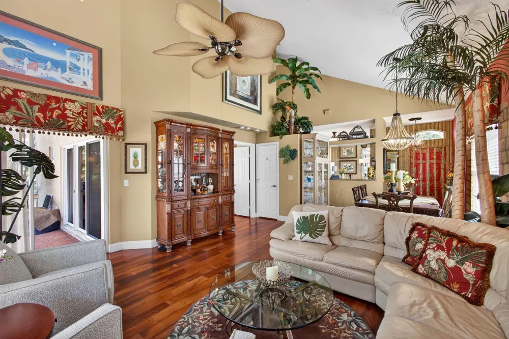 5137 Elpine Way Riviera Beach, FL 33418
