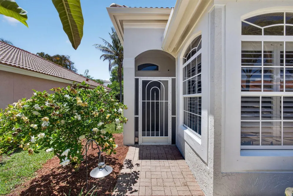 5137 Elpine Way Riviera Beach, FL 33418