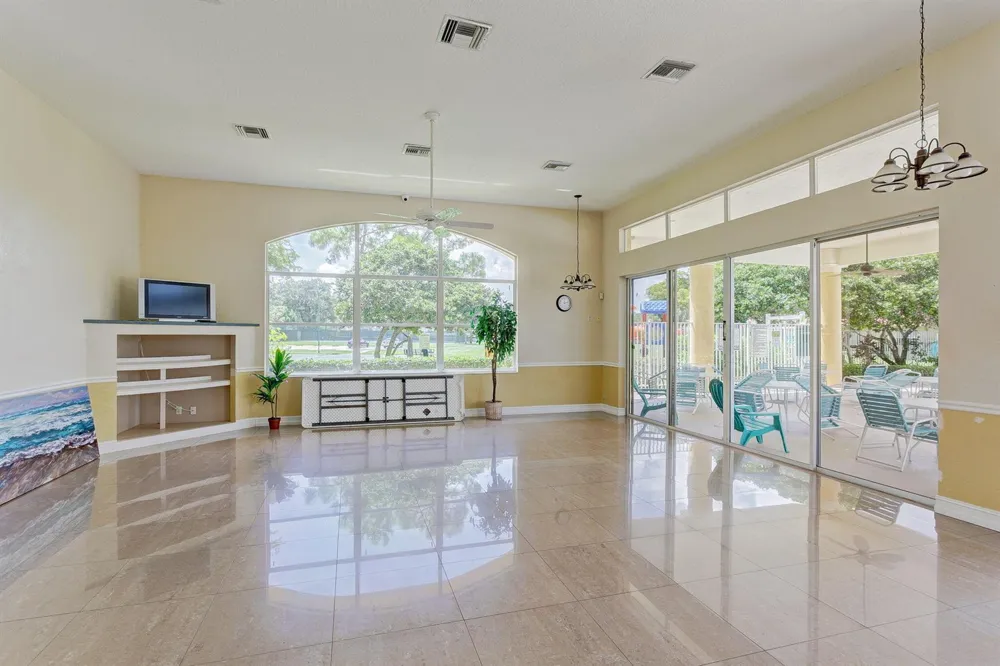5137 Elpine Way Riviera Beach, FL 33418
