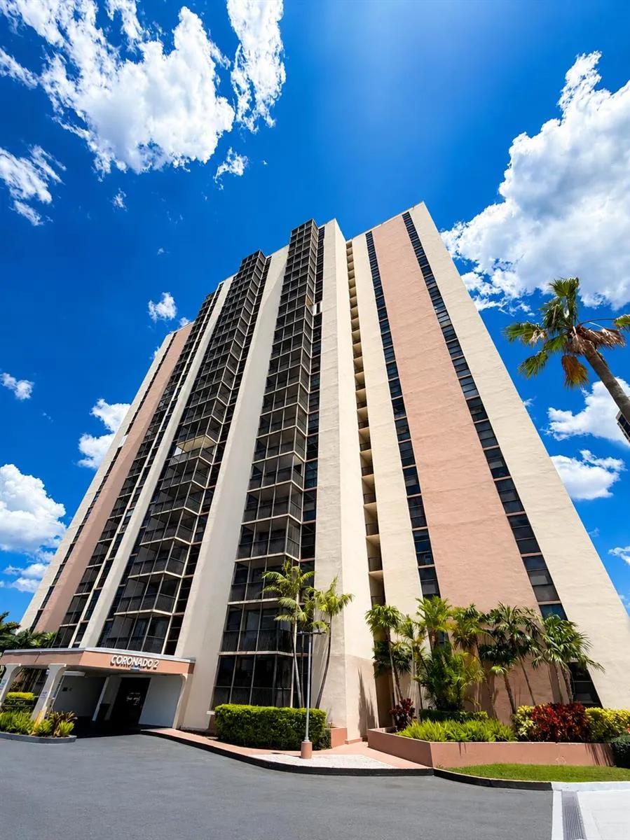20301 W Country Club Drive #329 Aventura, FL 33180