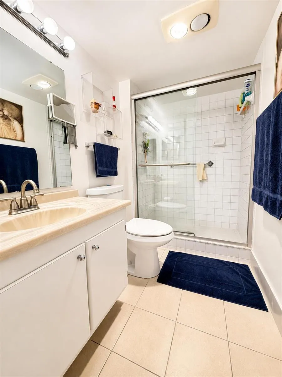 20301 W Country Club Drive #329 Aventura, FL 33180