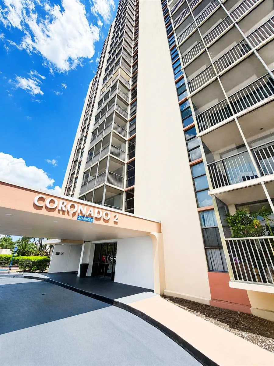 20301 W Country Club Drive #329 Aventura, FL 33180