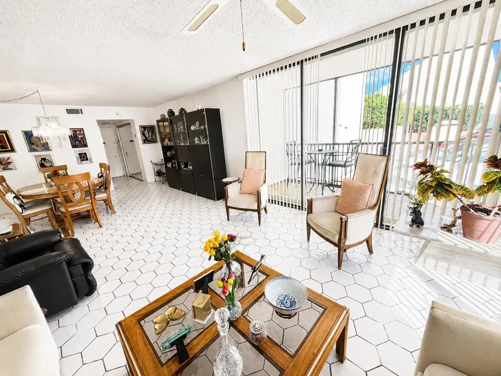 20301 W Country Club Drive #329 Aventura, FL 33180
