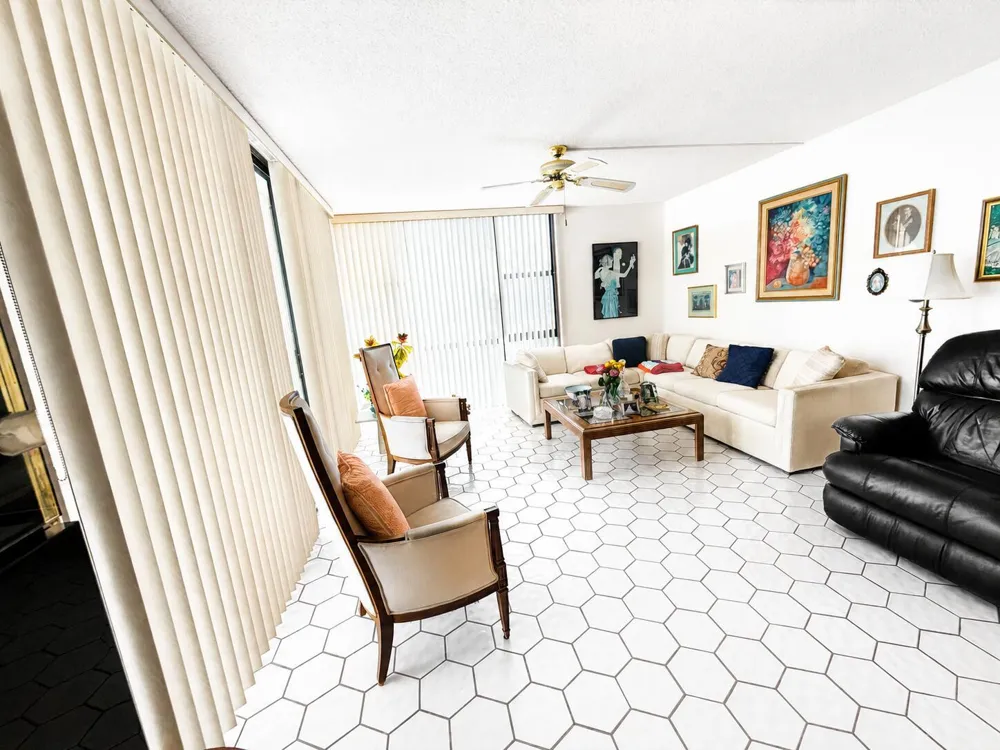 20301 W Country Club Drive #329 Aventura, FL 33180