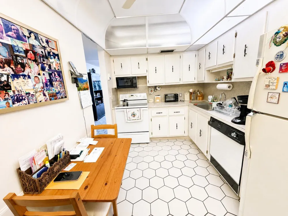 20301 W Country Club Drive #329 Aventura, FL 33180