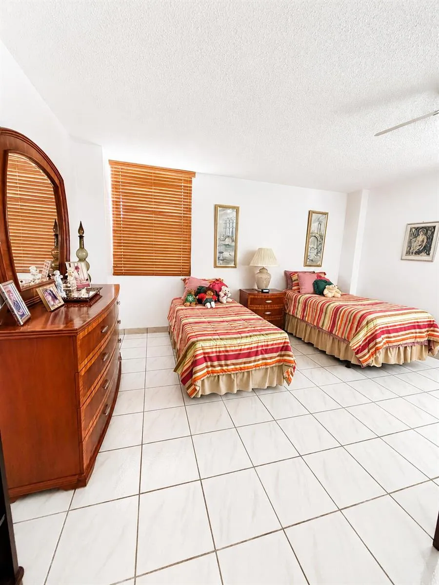 20301 W Country Club Drive #329 Aventura, FL 33180