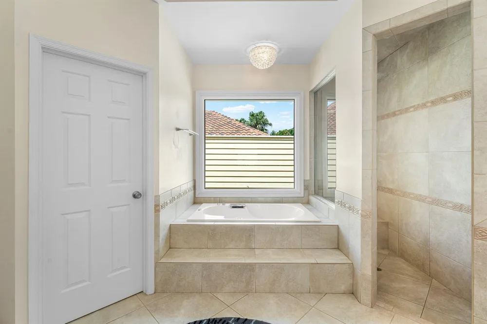 8926 SE North Passage Way Jupiter, FL 33469