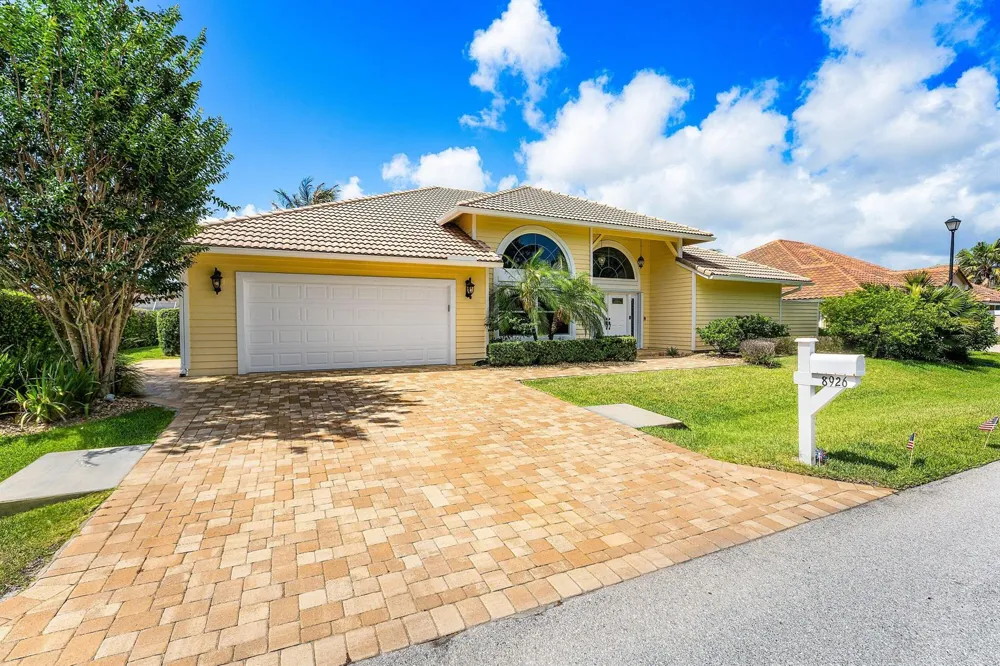 8926 SE North Passage Way Jupiter, FL 33469