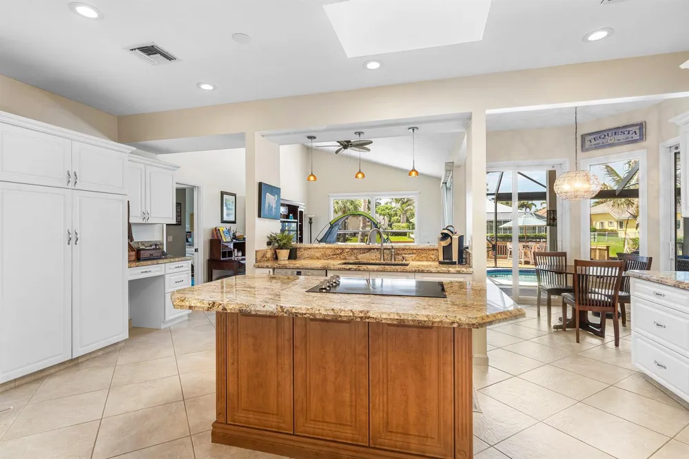 8926 SE North Passage Way Jupiter, FL 33469