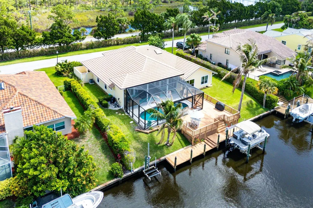 8926 SE North Passage Way Jupiter, FL 33469
