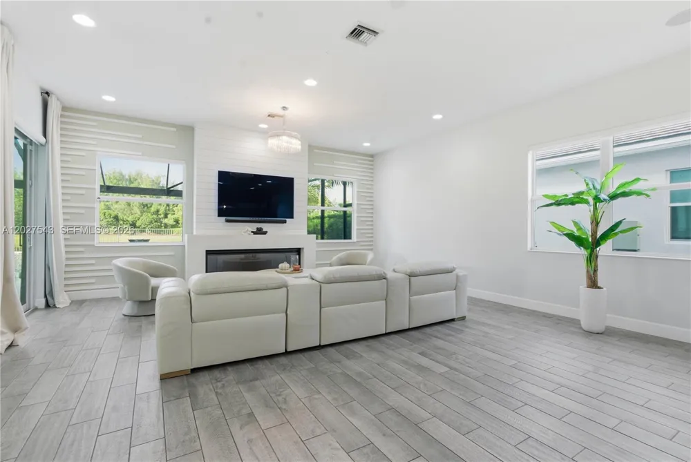 15943 Whippoorwill CIR Westlake, FL 33470
