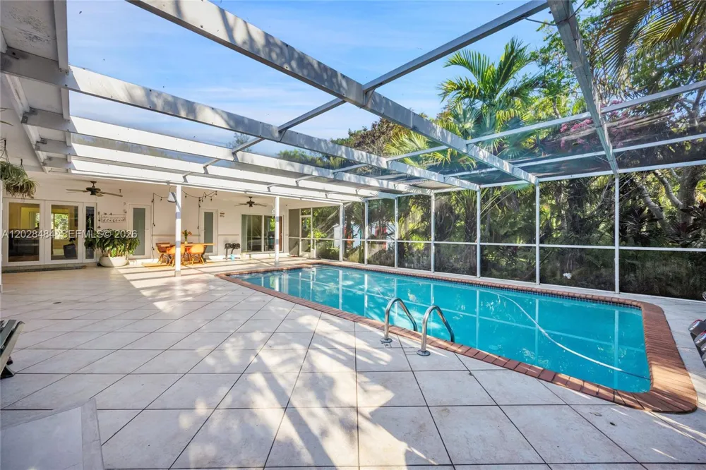 6970 SW 124th St Pinecrest, FL 33156